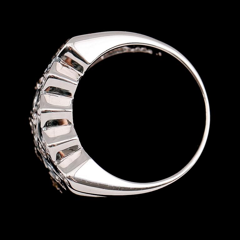 RING, sterlingsilver, akvamariner tot ca 2.50 ct, vita safirer tot ca 0.30 ct.