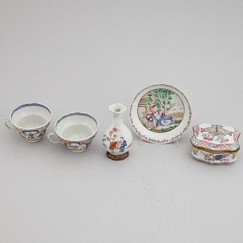 Two cups, a dish, a vase and a box, Qing dynasty, Qianlong and the box is Samson.