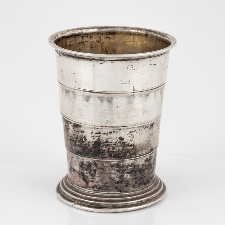 Jaktbägare, silver, av Gustaf Möllenborg, Stockholm 1882.