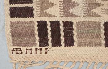 MATTA. "Salerno grå" ("Kristianstad"). Rölakan. 405,5 x 312,5 cm. Signerad AB MMF BN.