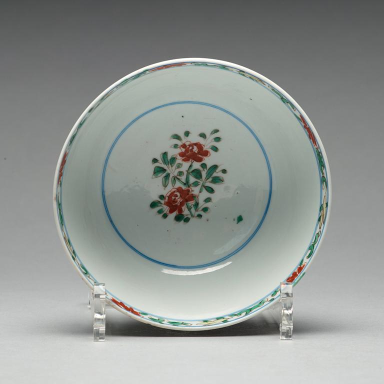 SKÅL, porslin. Mingdynastin, 1600-tal, med Chenghuas märke.