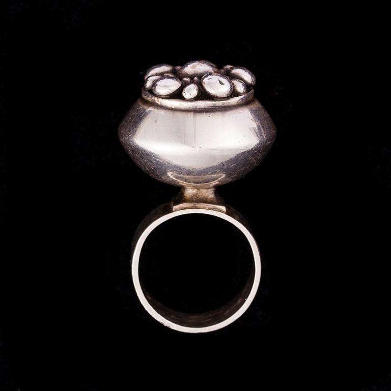 RING, silver (916) Saara Hopea, Ossian Hopea Borgå 1963. Vikt 13 g.