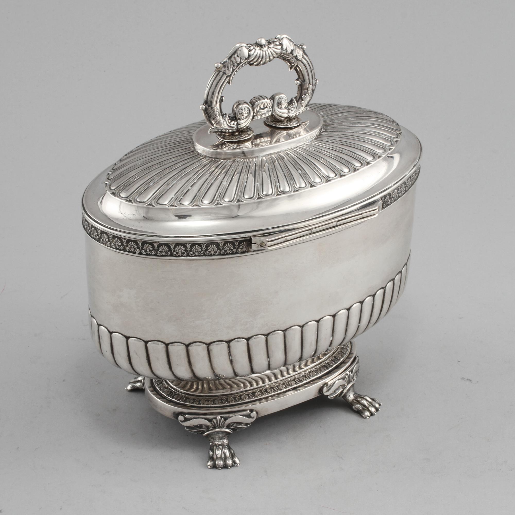 SOCKERSKRIN, silver, empire, Anders Lundqvist, Stockholm 1832. Vikt 828 g.