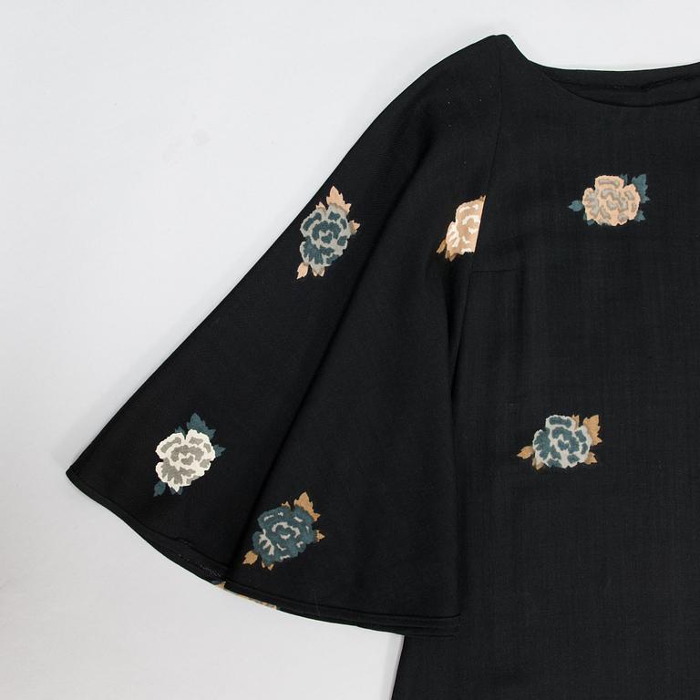 Marimekko, "Poneva" wool dress, Kerstin Enbom, print "Kolibri" by Katsuji Wakisaka, 1976.
