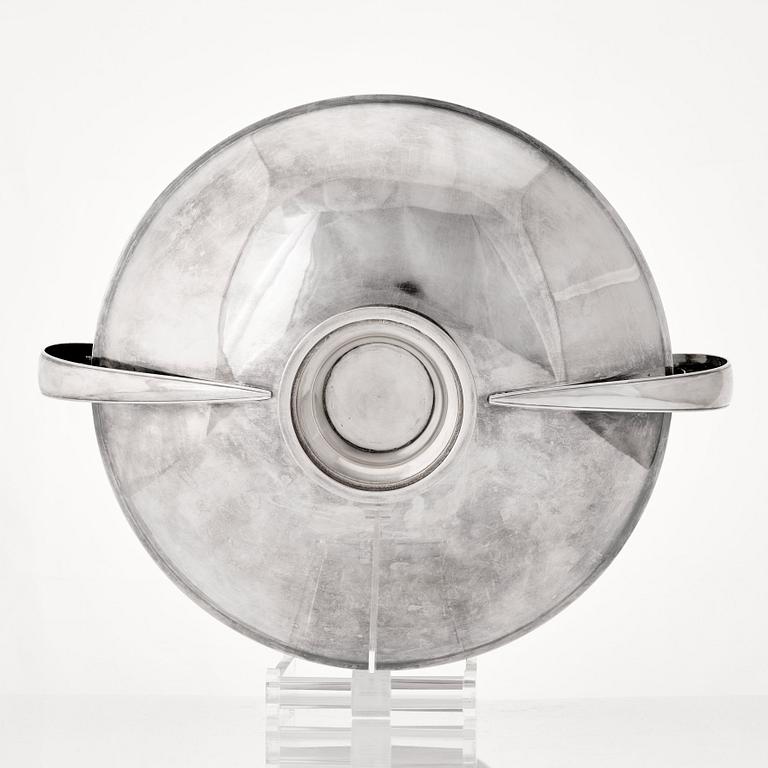 Atelier Borgila, a sterling silver bowl with handles, Stockholm 1930, designed by Erik Fleming.