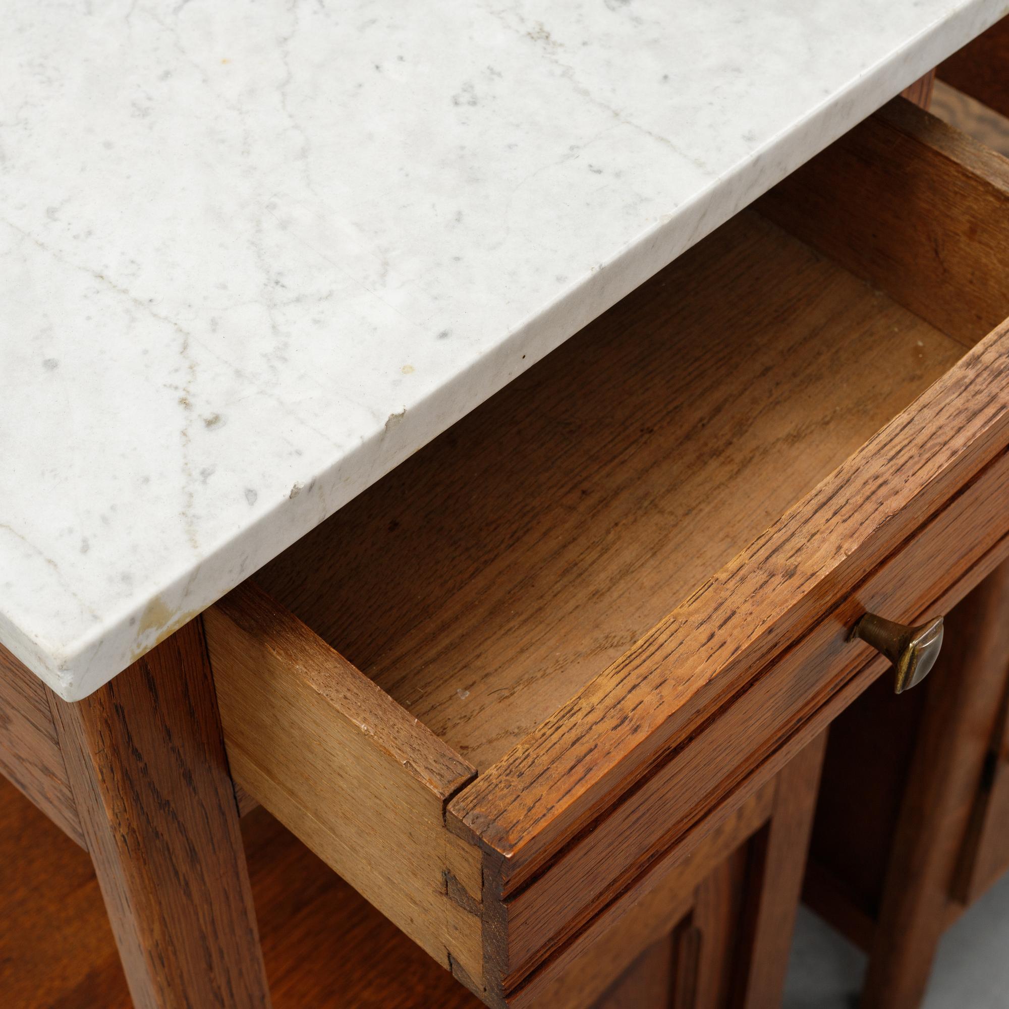 A pair od early 20th Century bedside tables.