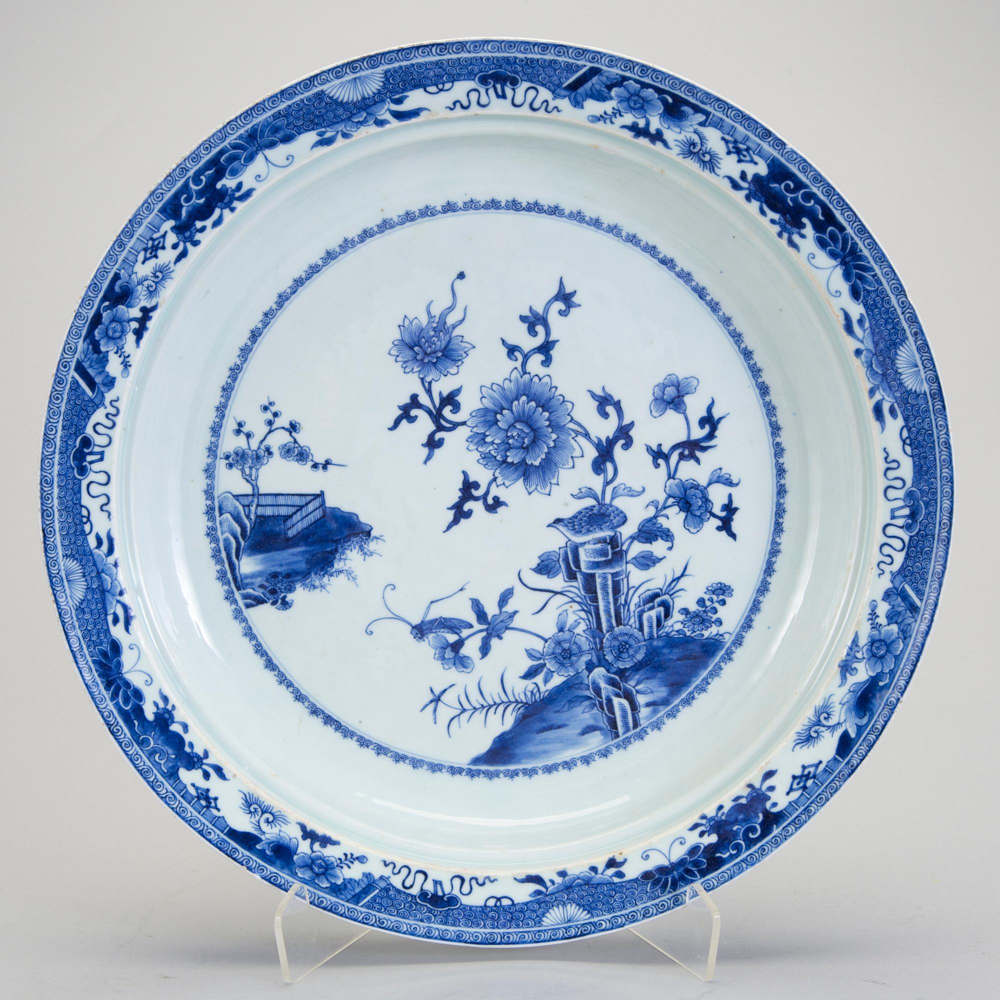 A blue and white charger, Qing dynasty, Qianlong (1736-95).