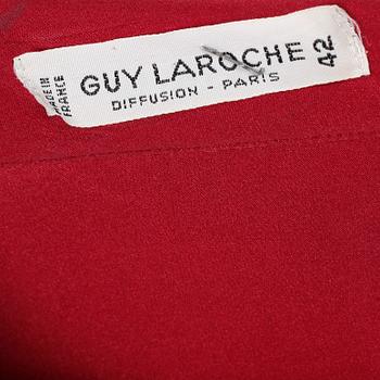 YVES SAINT LAURENT samt GUY LAROCHE, tre stycken knytblusar.