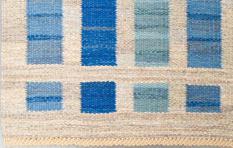 Irma Kronlund, a carpet, flat weave, ca 223 x 148 cm, signed KLH IK (Kronobergs Läns Hemslöjd).