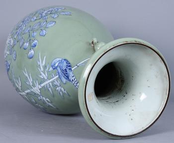 GOLVURNA, porslin, Kina, 1800-tal.