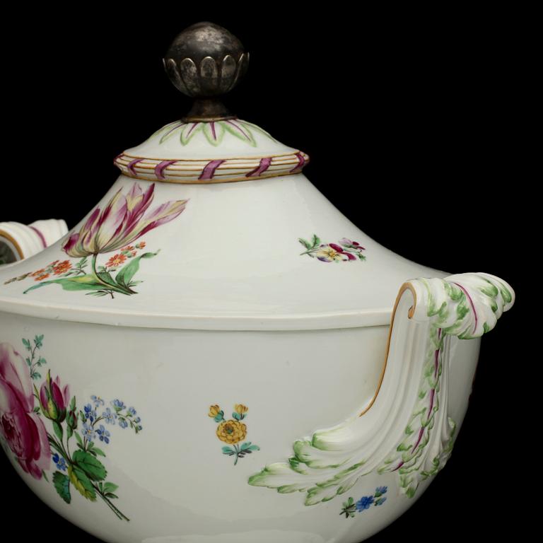 SOPPTERRIN, porslin, Meissen, Marcolinis  period, omkring 1800.