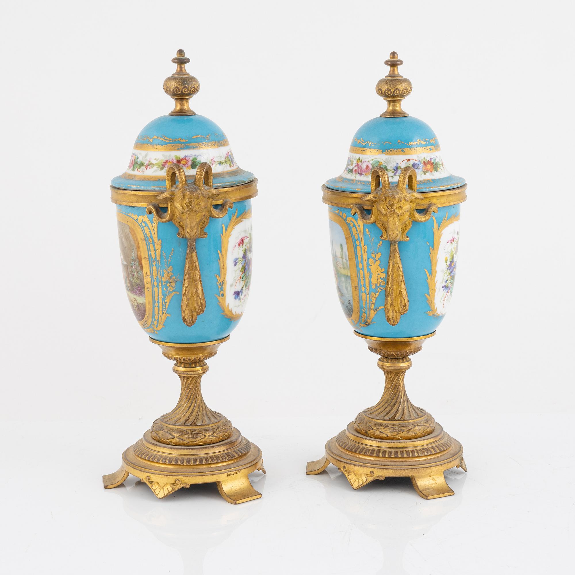 Bordsgarnityr, 5 delar, Louis XVI-stil, Frankrike, 1800-talets andra hälft.