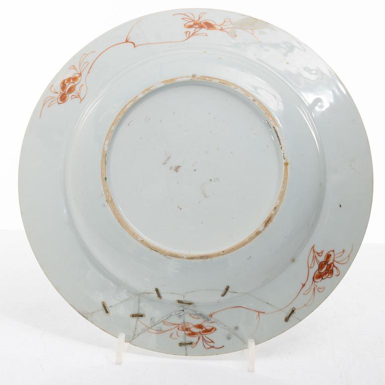 Tallrikar, fyra stycken, porslin, Kina, 1700-talets första hälft.