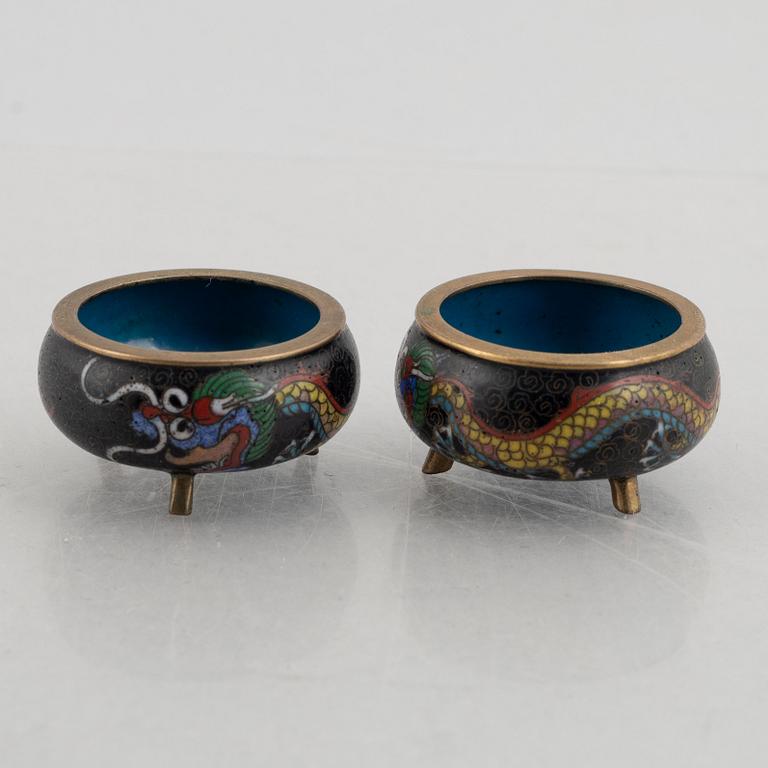 Seven pieces of cloisonné, China, 1920's.