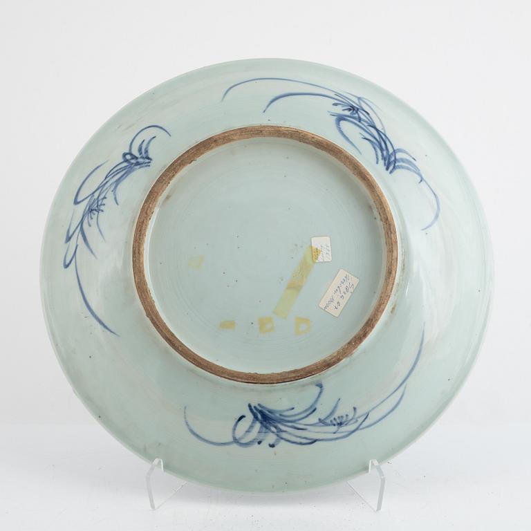 A Chinese blue and white dish, Qing dynasty, 19th century.