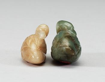 A set of two nephrite figures of ducks, Qing dynasty.