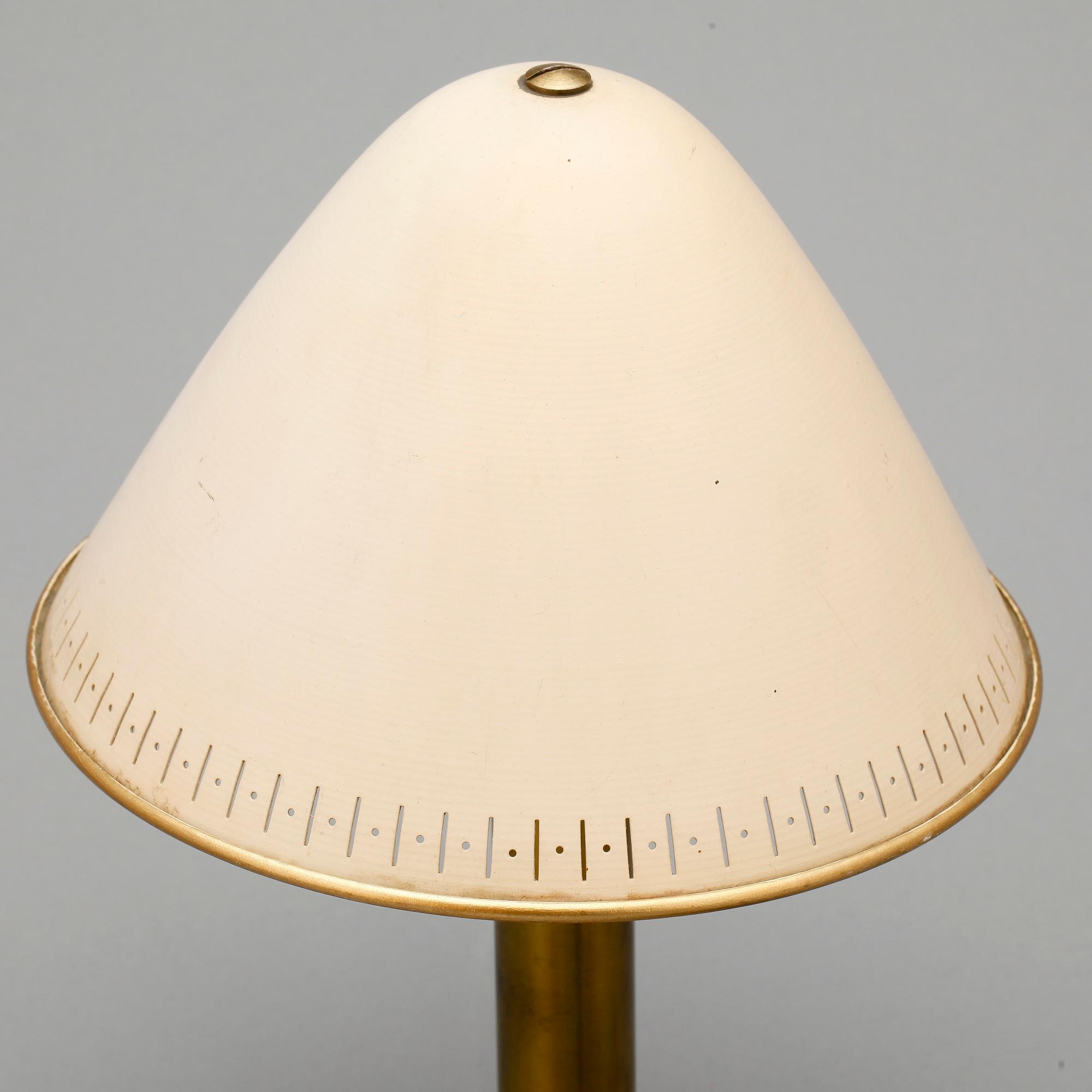 BORDSLAMPA, 1900-talets första hälft.