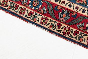 A carpet, semi-antique, Chāl Shotor, ca 421,5 x 316 cm.