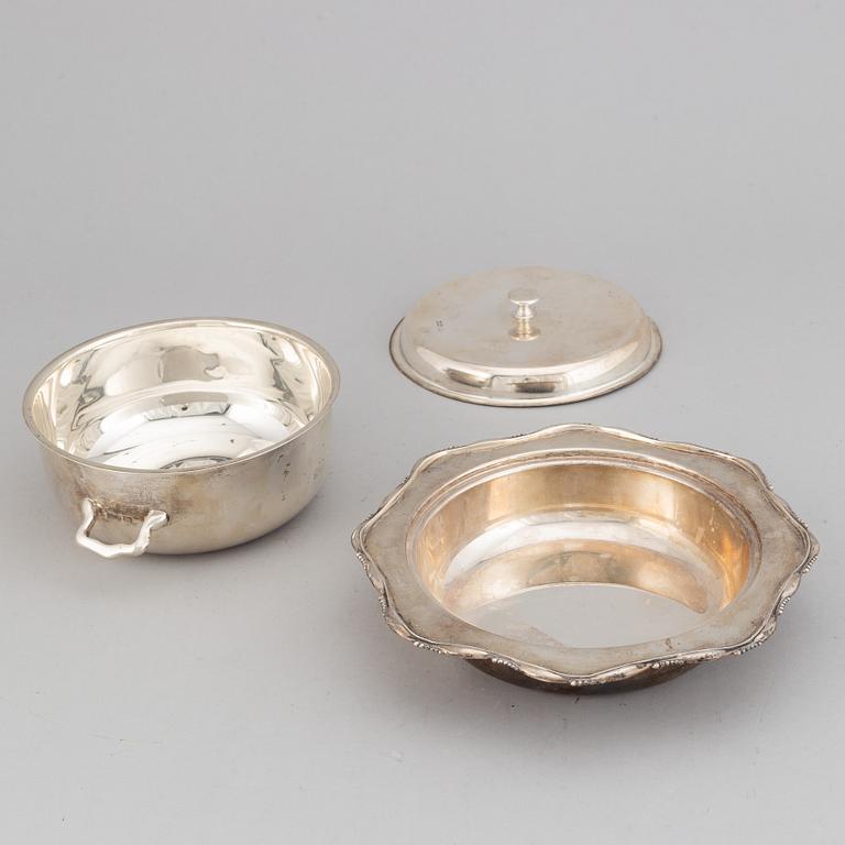 Richard Woodman Burbridge / Harrods Ltd, a silver bowl, dish and lid, Sheffield 1939.