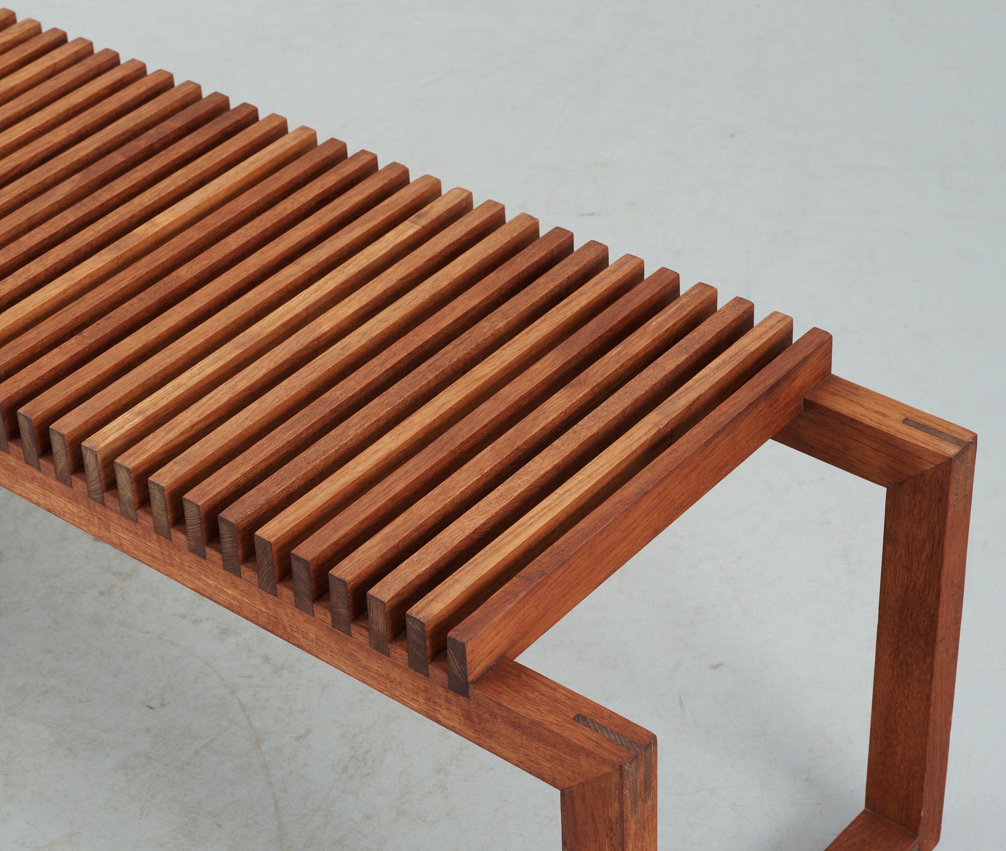 CUTTERBÄNK, Trip Trap, Danmark. Design, Niels Hvass. Etikettmärkt.