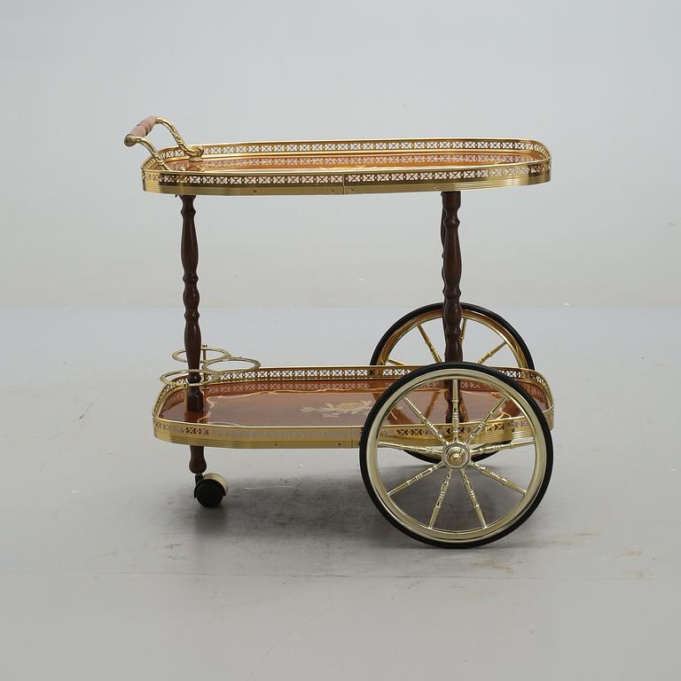 SERVERINGSVAGN, 1900-talets andra hälft.