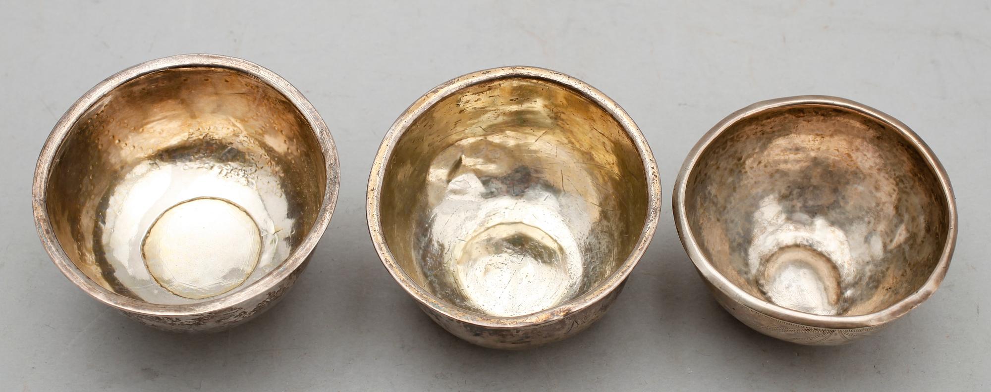 SUPKOPPAR, 3 st, silver, 1700-/1800-tal, bla Stockholm. Tot vikt 47 g.