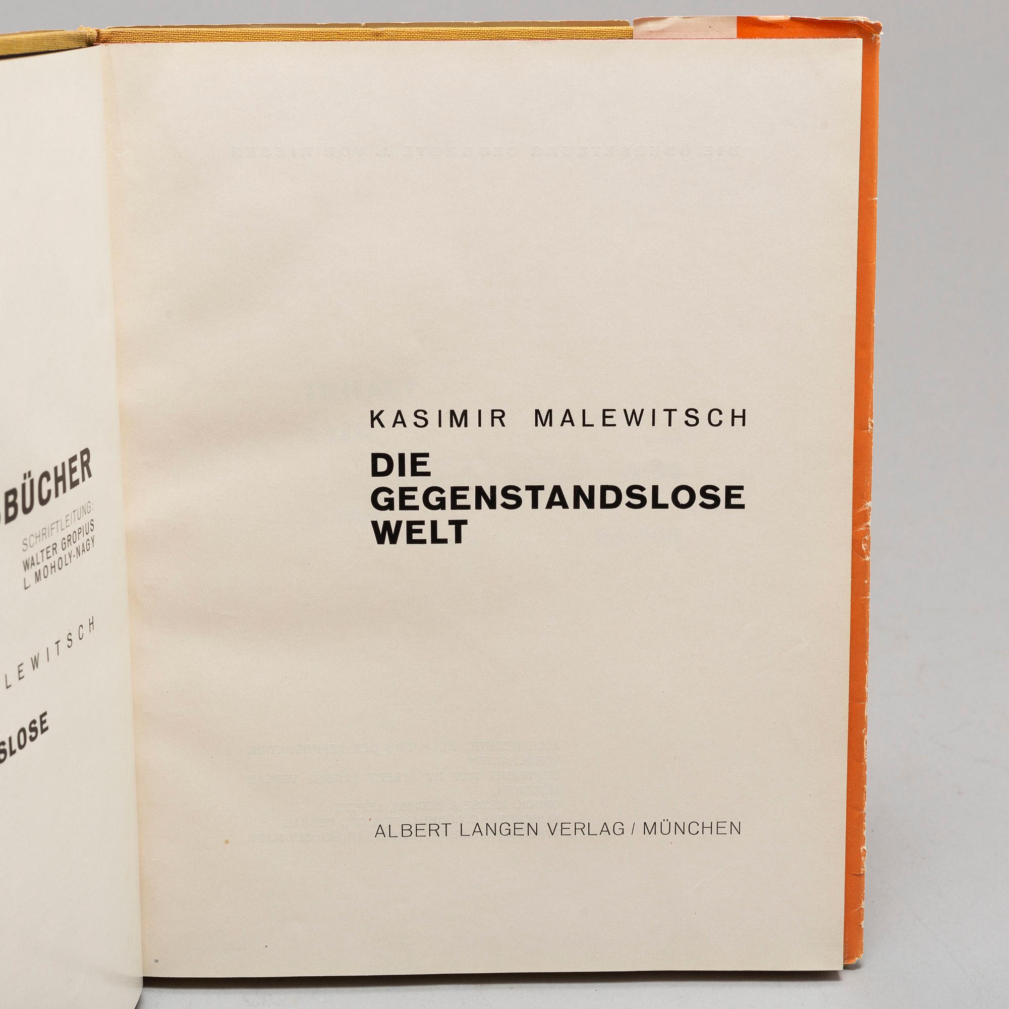 BOK, Malevitj. Med det ovanliga skyddsomslaget.