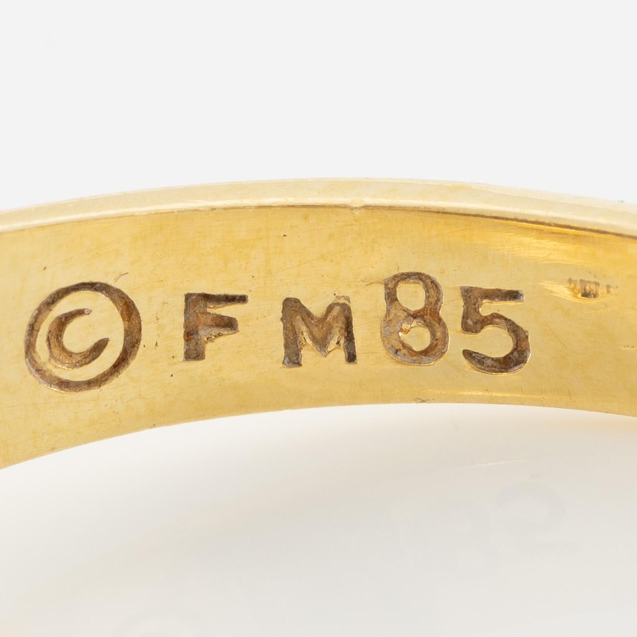 Ring, Imperial Eagle, 18K gold with lapis lazuli. Igor Carl