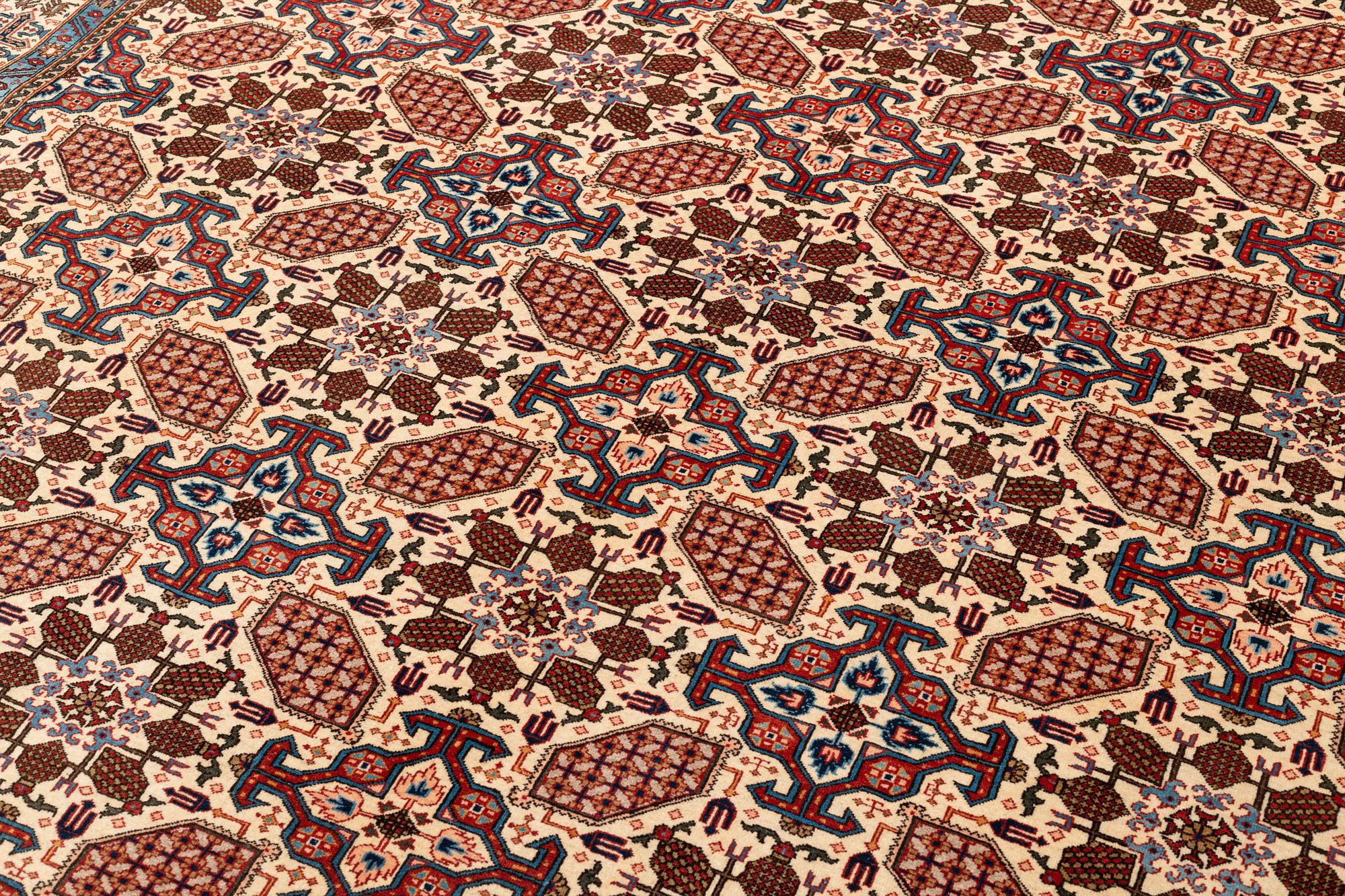 Matta, semiantik Ghom, centrala Iran, ca 318 x 235 cm.