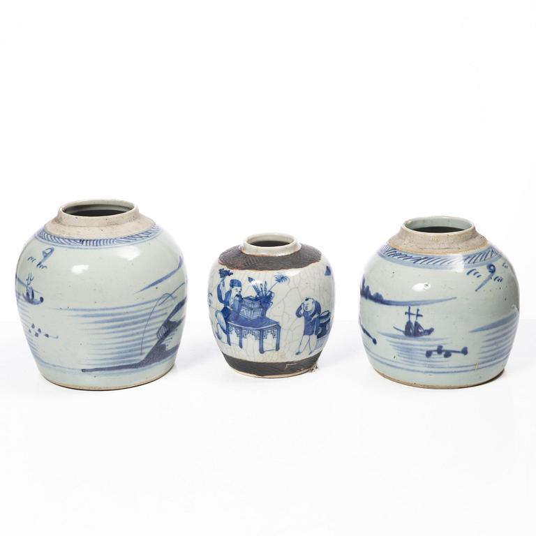 Bojaner, porslin, tre stycken, Kina, 1800/1900-tal.