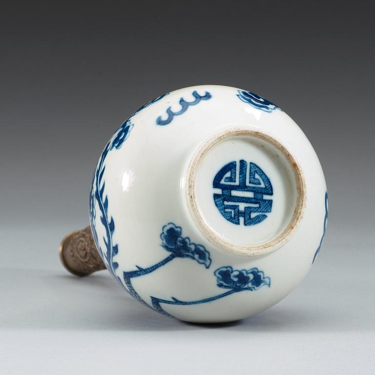 VAS, porslin. Qing dynastin.