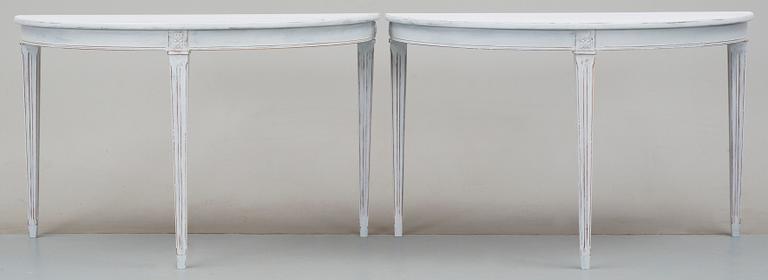 HALVMÅNEBORD, 1900-tal.