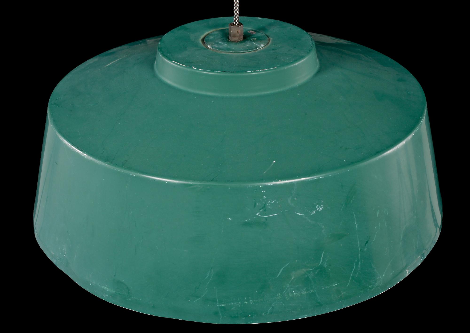 TAKLAMPA, omkring 1900-talets mitt. Höjd 25 cm.