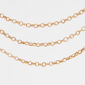 18K gold chain.