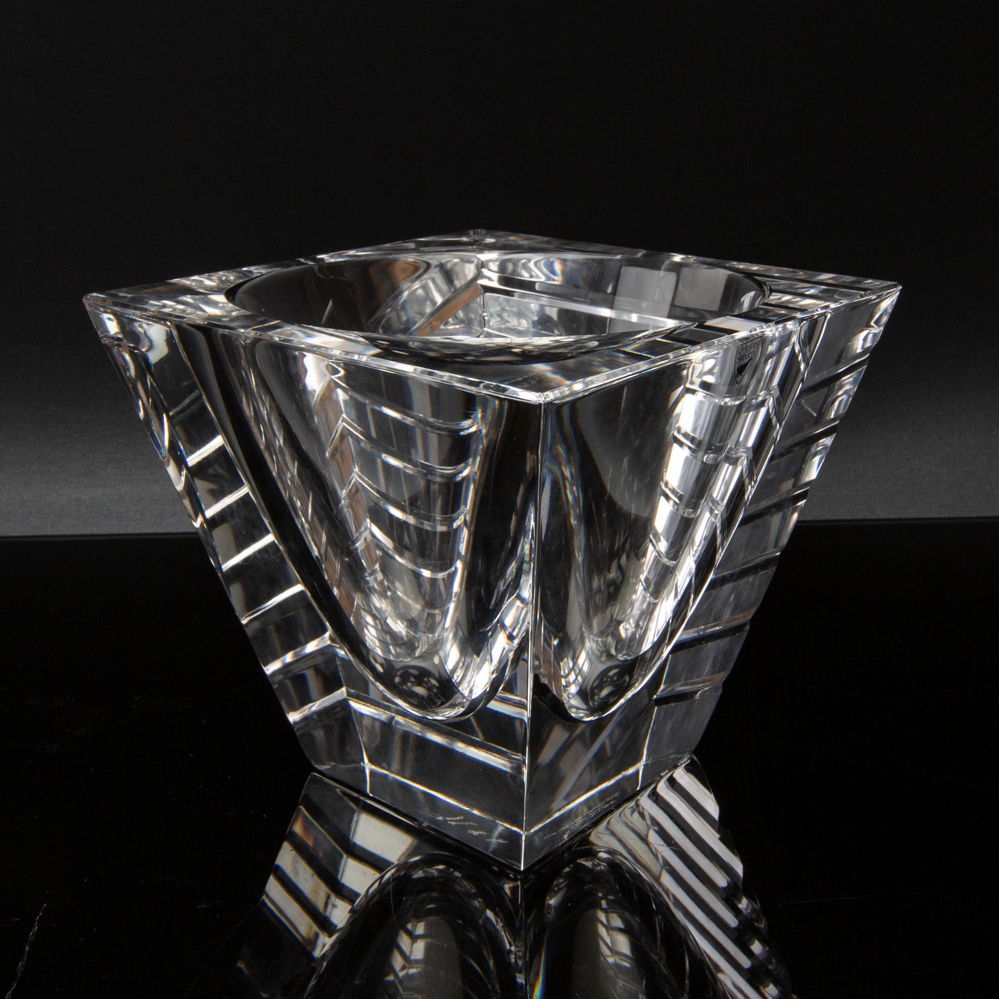 JAN JOHANSSON, two signed  Orrefors glass bowls. Models. 21th century.