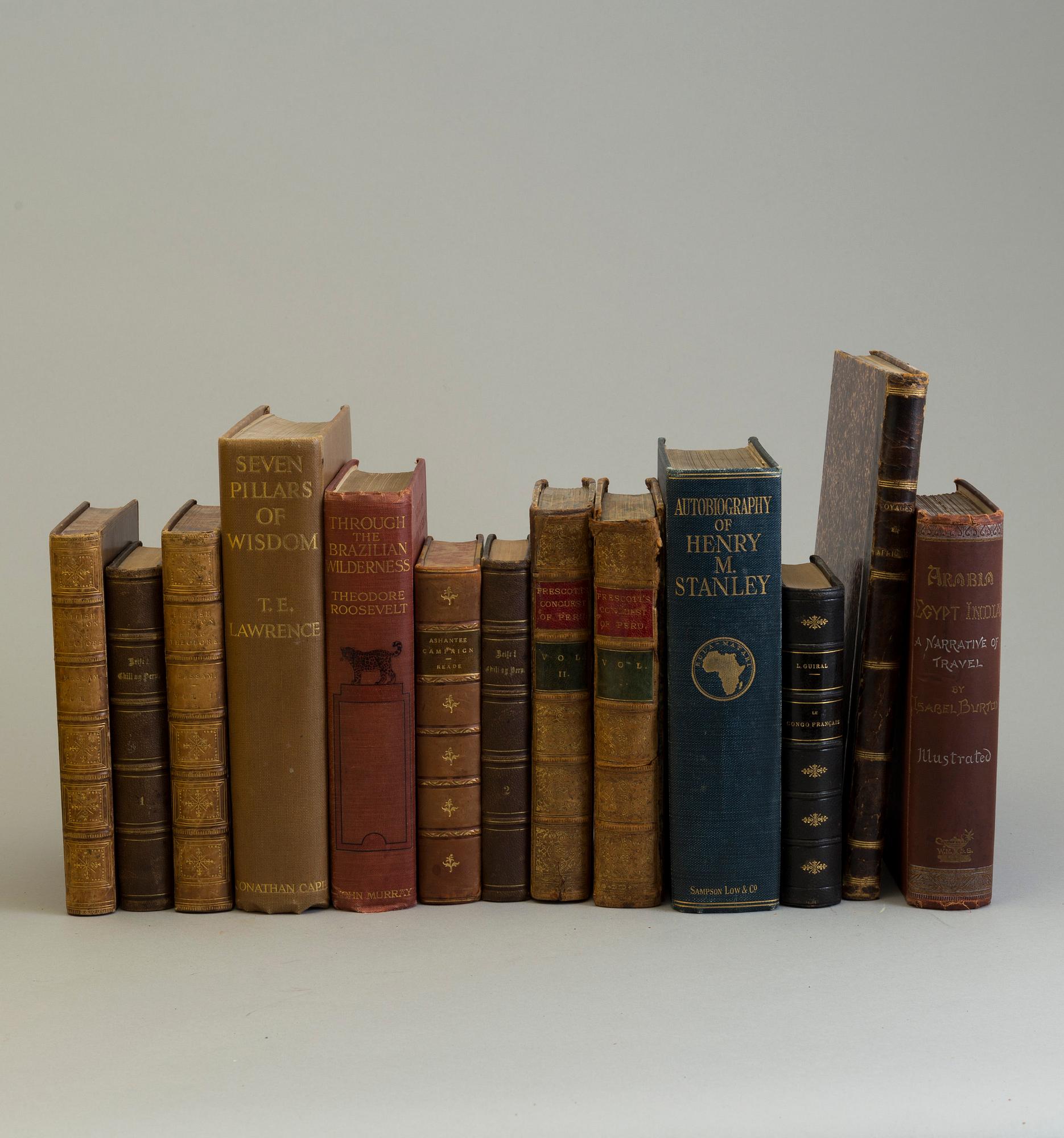 BÖCKER, Reseskildringar m.m. (Afrika, Amerika, Asien), 10 verk, 13 volymer. Ej kollationerade.