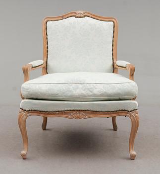 FÅTÖLJ, rokokostil, 1900-talets andra hälft.
