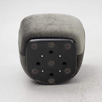 Space Copenhagen, fåtöljer, ett par, "Stay Lounge Chair", Gubi.