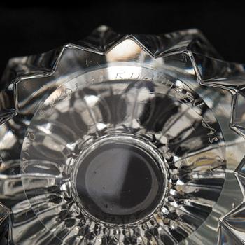 Aimo Okkolin, skål, "Näckros", signerad Aimo Okkolin Riihimäen Lasi Oy.