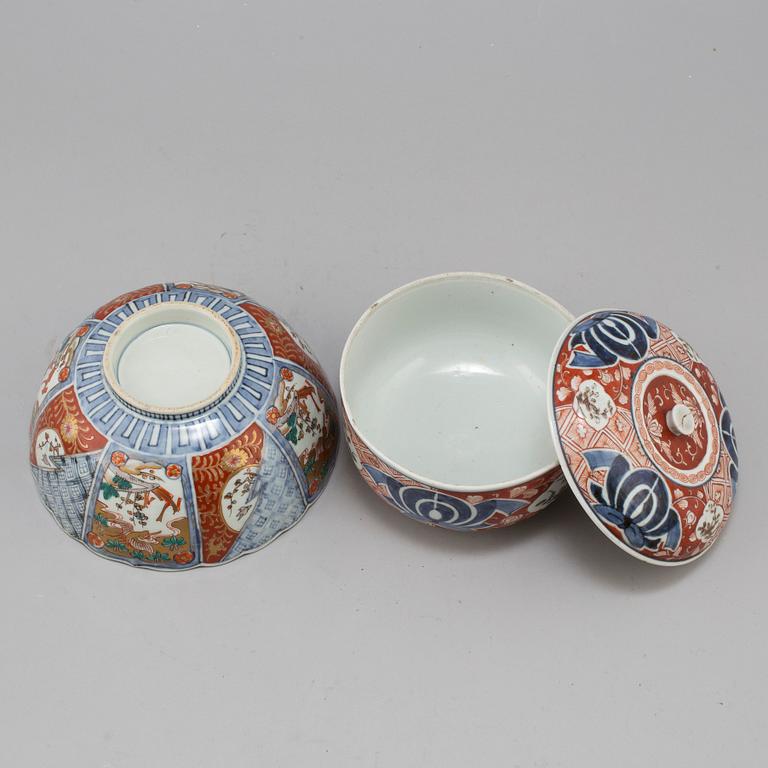 An imari bowl with cover, bowl, and a pair of dishes, Japan, Meiji (1868-1912).