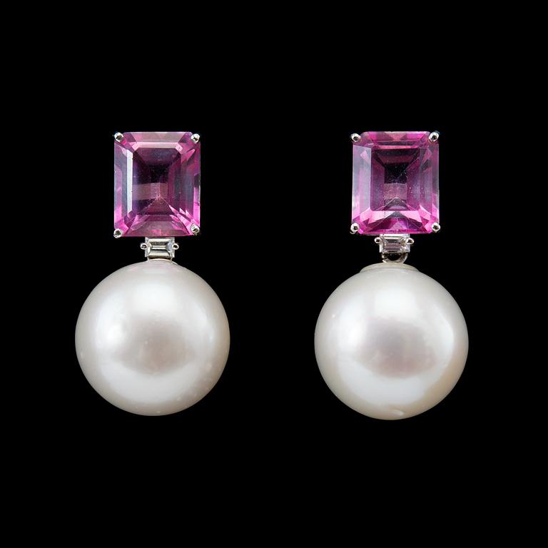 A PAIR OF EARRINGS, south sea pearls 16 mm, tourmalines 11x9 mm, baguette cut diamonds c. 0.20 ct. 18K white gold.