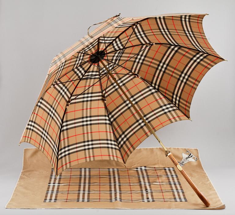SCARF och PARAPLY, Burberry.