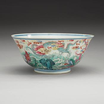A famille rose bowl, presumably late Qing dynasty.