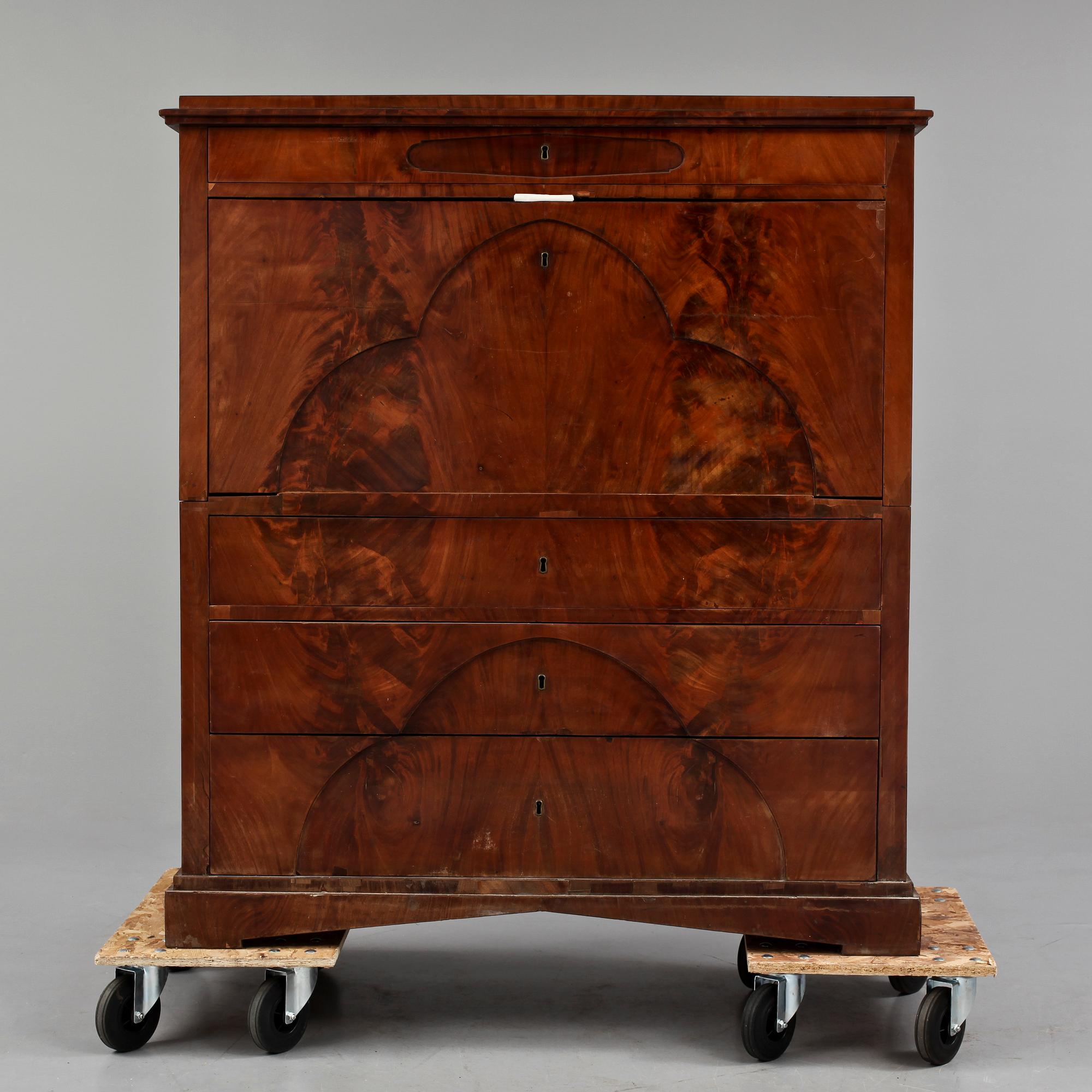 CHIFFONJE, senempire, 1800-talets mitt.
