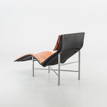 A "SKYE" LOUNGE CHAIR BY TORD BJÖRKLUND FOR IKEA.