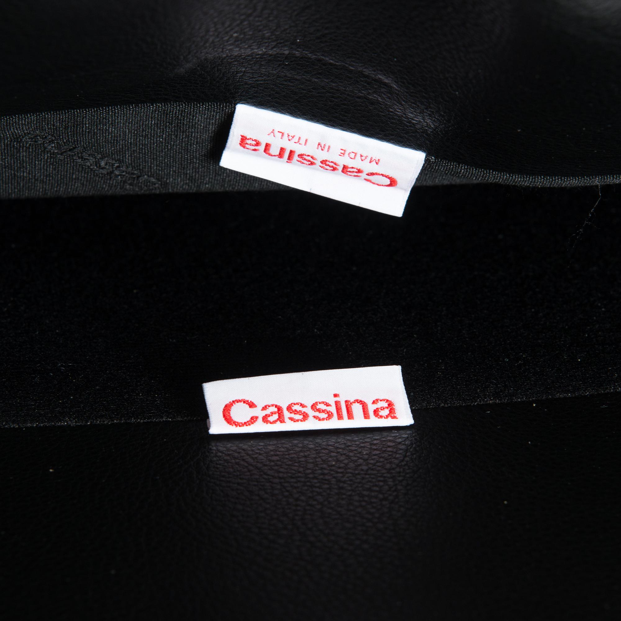 Vico Magistretti, a pair of 'Palmaria' armchairs for Cassina.