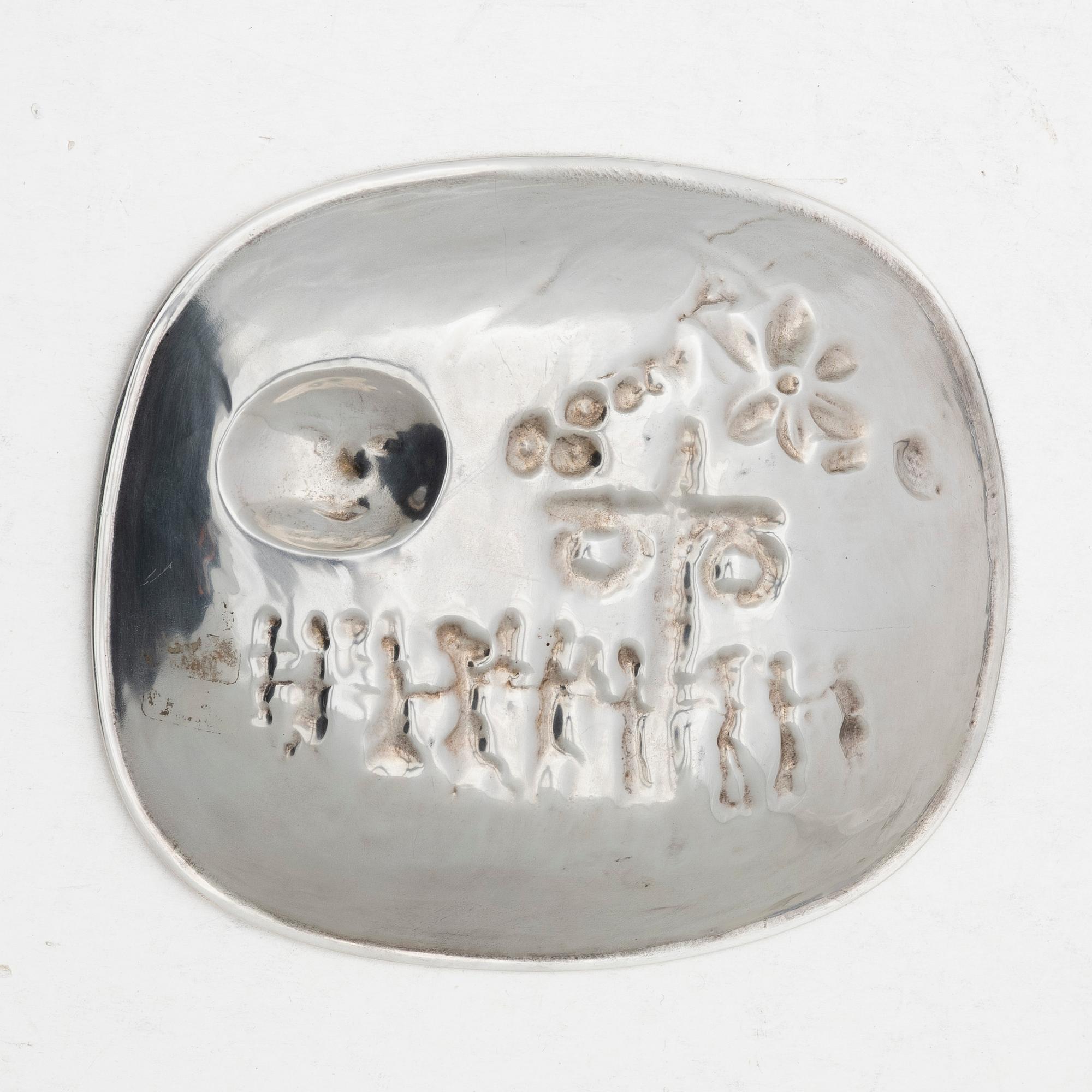 Olle Ohlsson, A silver dish, signed 1978 and numbered 78/350, Silvergillet AB, Malmö 1978.
