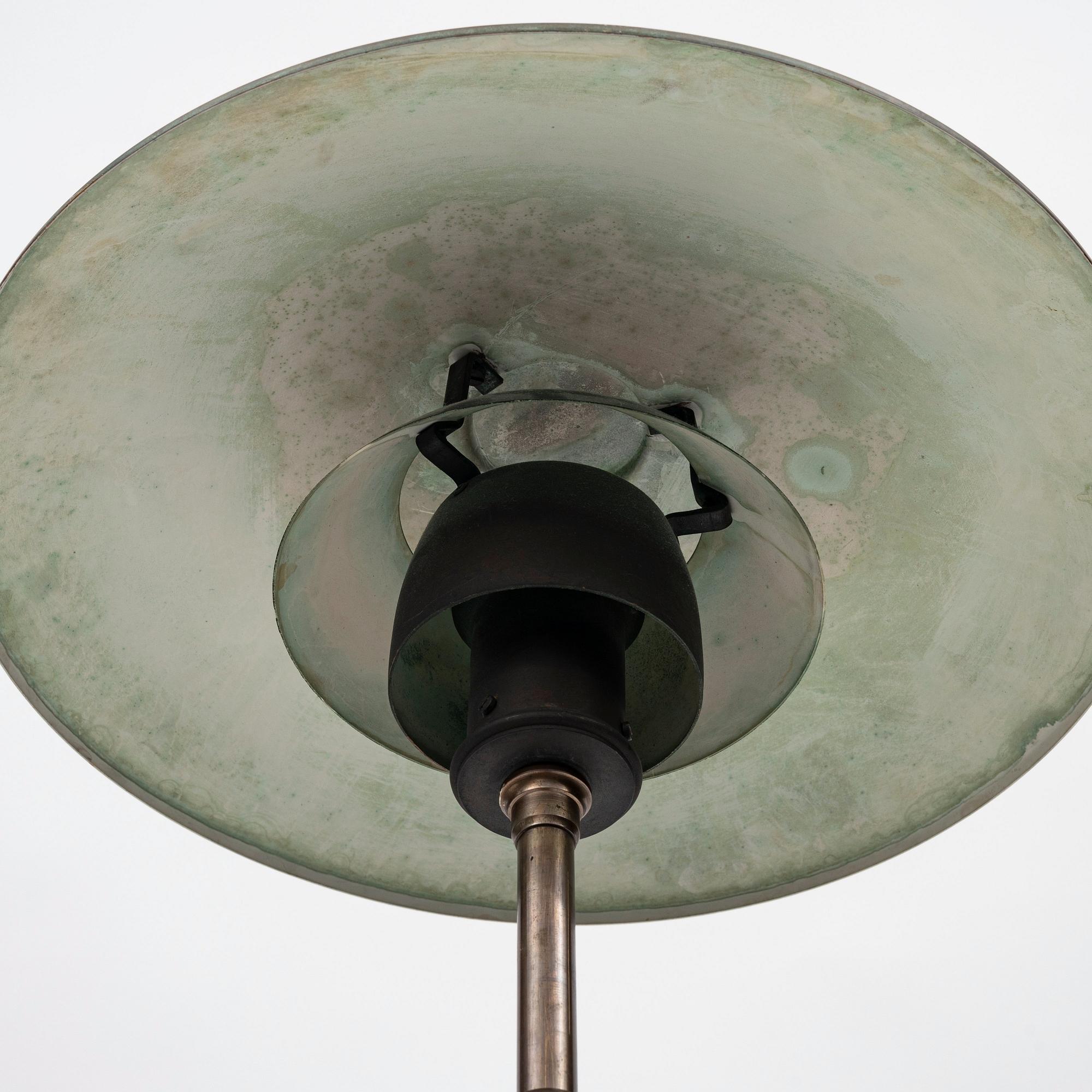 Poul Henningsen, golvlampa, "PH-80", Louis Poulsen, Danmark, 1900-talets mitt.