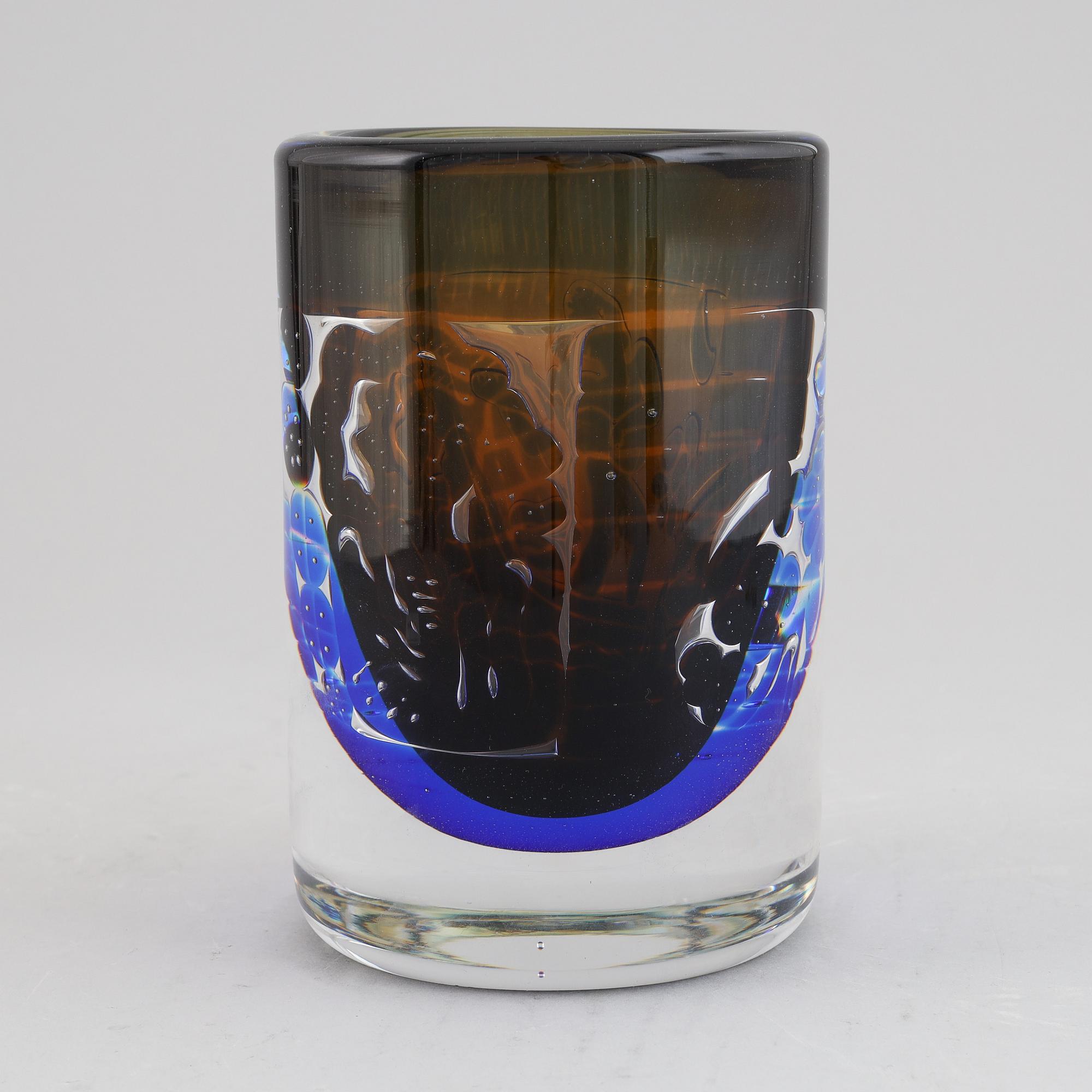 Edvin Öhrström, a signed glass vase, 'Gondoljären', Orrefors, 1986.