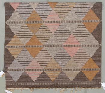 MATTA, rölakan, 1900-talets andra hälft. Ca 221x129 cm.